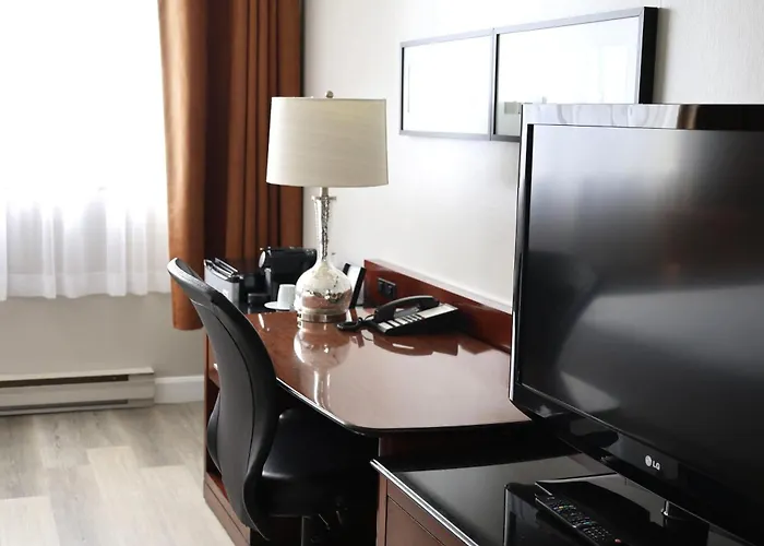 Travelodge By Wyndham Quebec City Hotel & Convention Centre